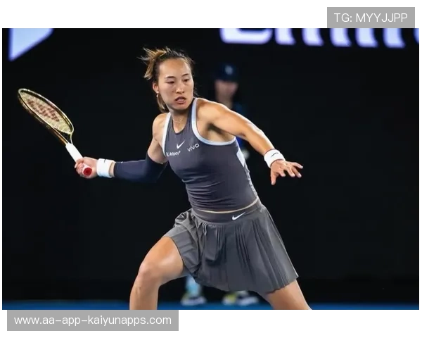 郑钦文强力发球直接得分，跻身世界前十名展现红土统治力强